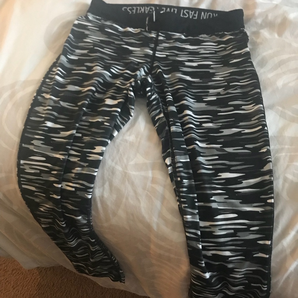 Nike Cropped tights perfect condition.